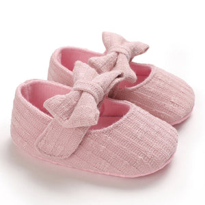 Knitted Wool Baby Bow Shoes: The Perfect Footwear for Your Little Princess